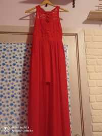 Червена рокля подходяща за лятото