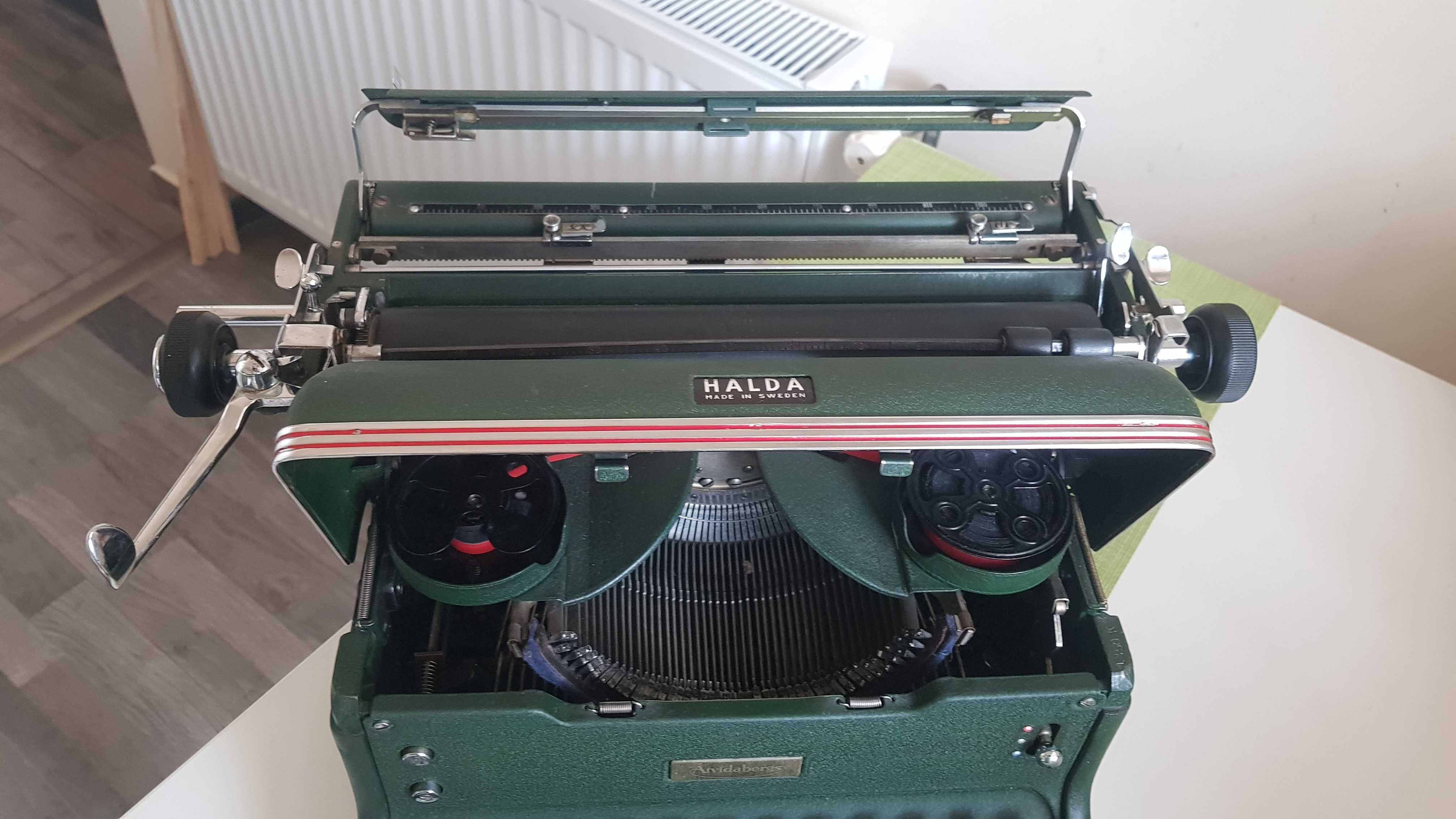 Masina de scris de colectie HALDA "Made in Sweden" anul 1950, 15 kg