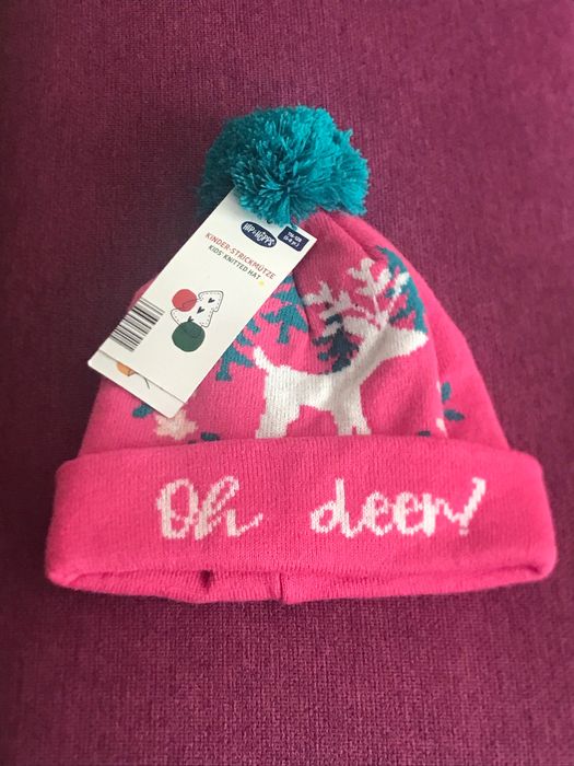 Коледна Зимна шапка с помпон