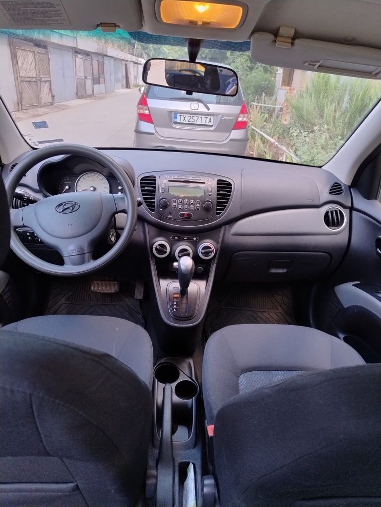 Продавам Hundai i10 1.1