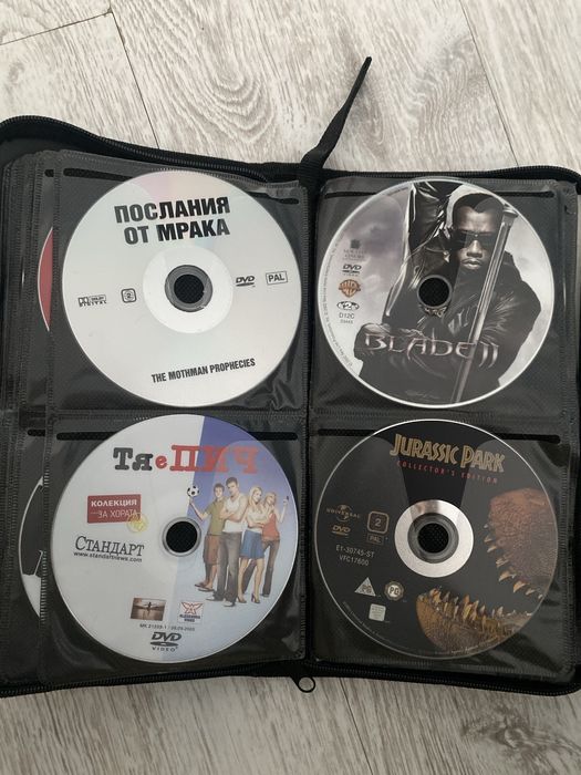 ДВД дискове в калъфи, без външни кутии