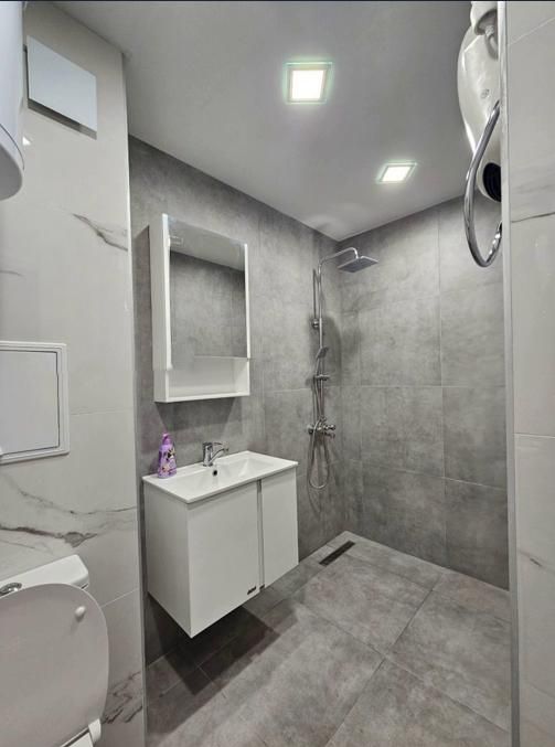 Дава се под наем Двустаен апартамент в София, Кръстова вада - 72 кв.м за 766 € - Снимка #6