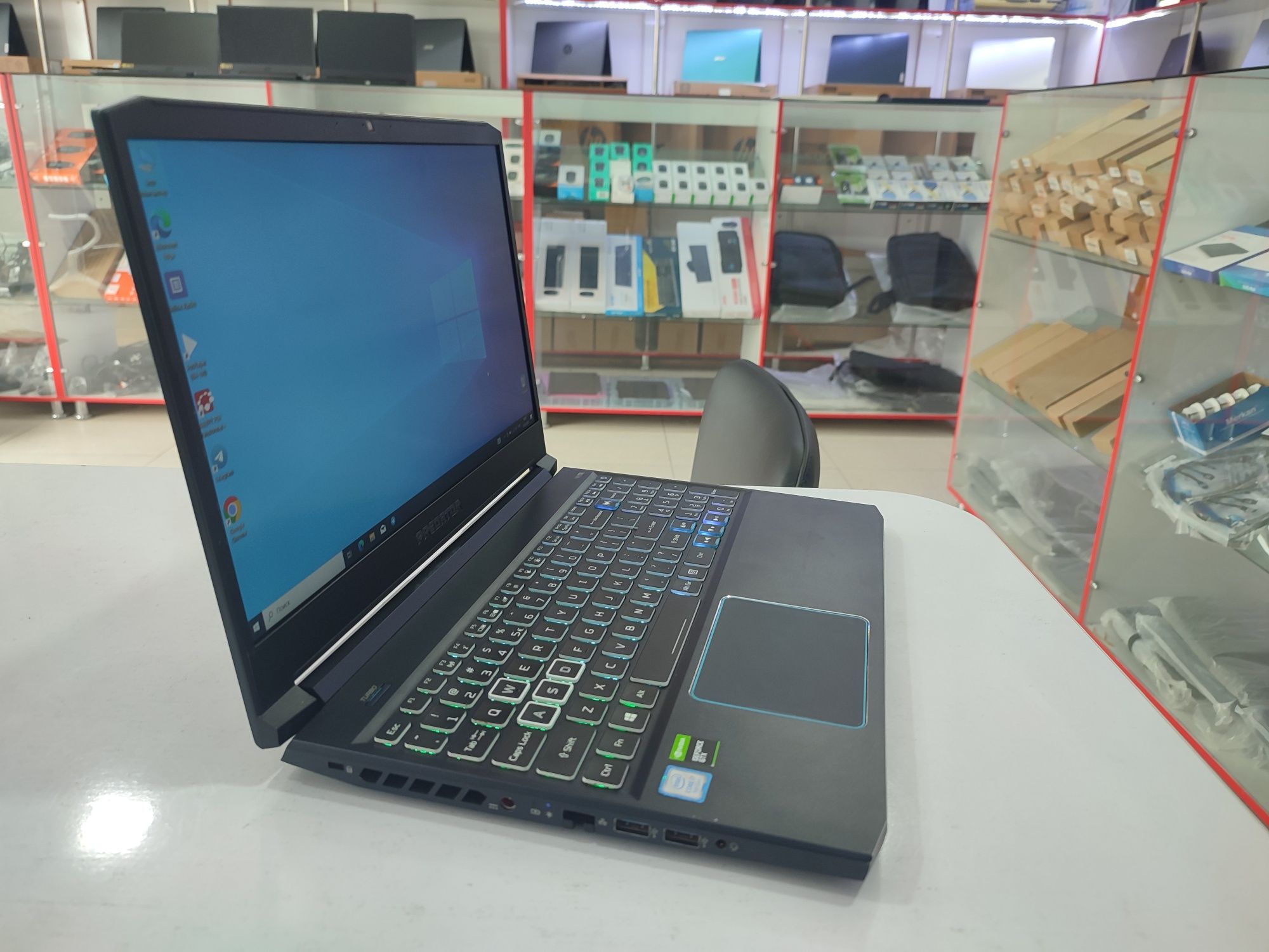 Acer predator Helios 300 haqiqiy gemeriski6 gb videokarta