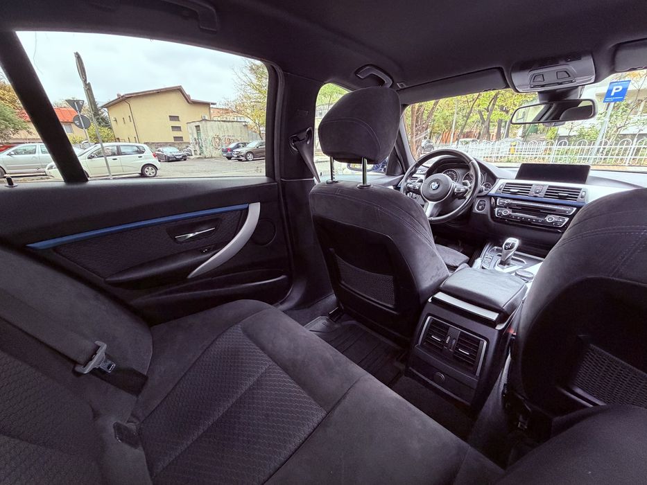 BMW 320d xDrive(4x4) pachet M, interior deosebit , culoare rara
