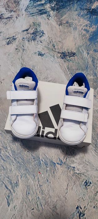 Детски обувки сникърси Adidas