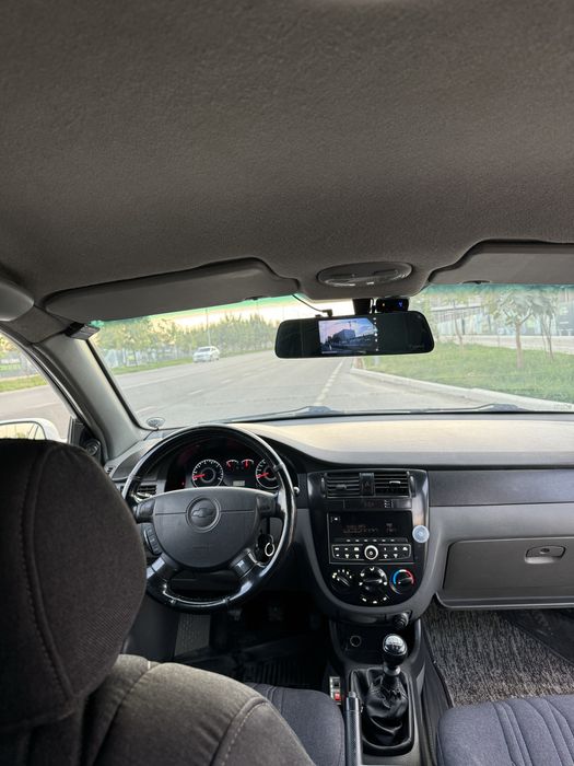 Lacetti 2010 sotiladi