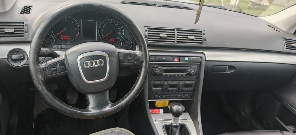 Vând Audi  a 4 berlină