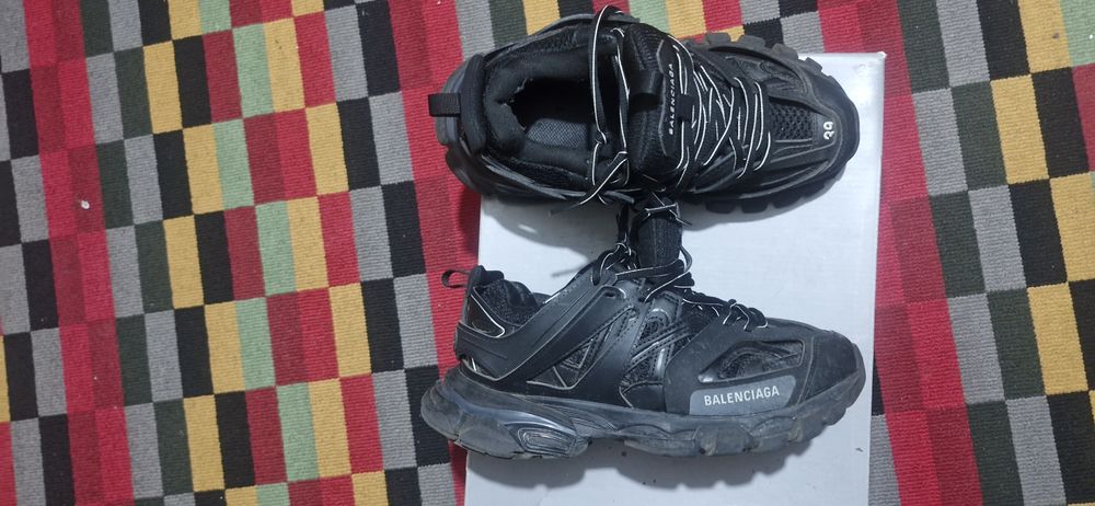balenciaga track