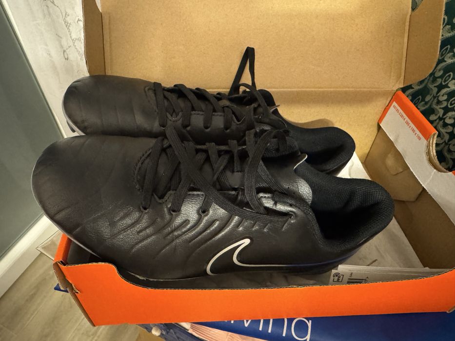Ghete de fotbal Nike Legend 10 Club FG/MG