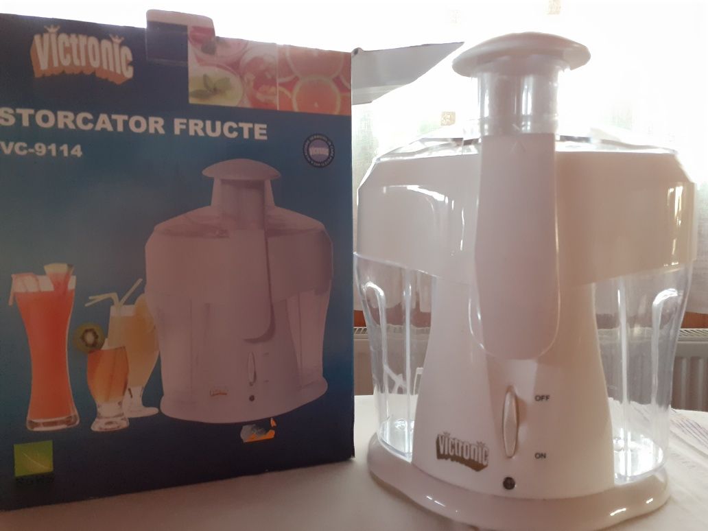 Storcator de fructe