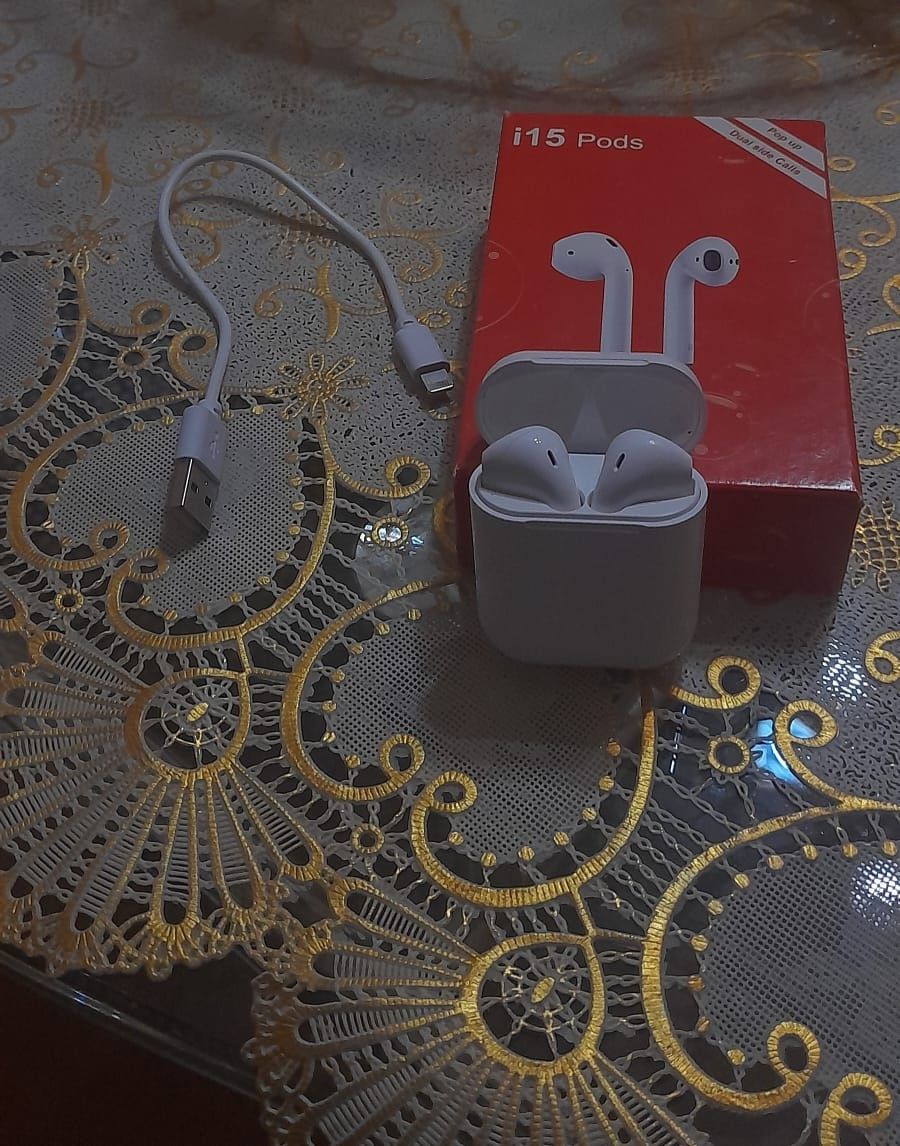 Продаю airpods все в комлекте