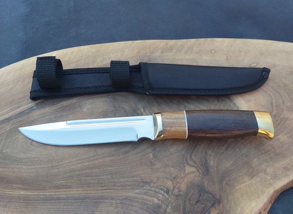 Ловен нож с текстилна кания