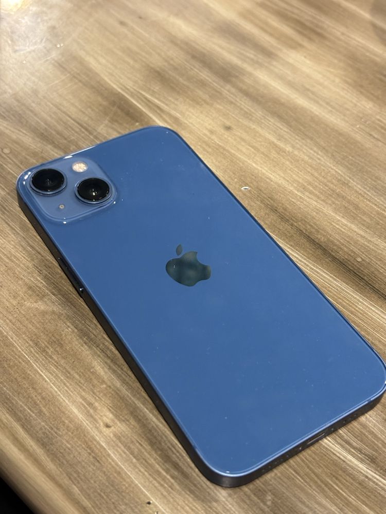 Iphone 13 blue..