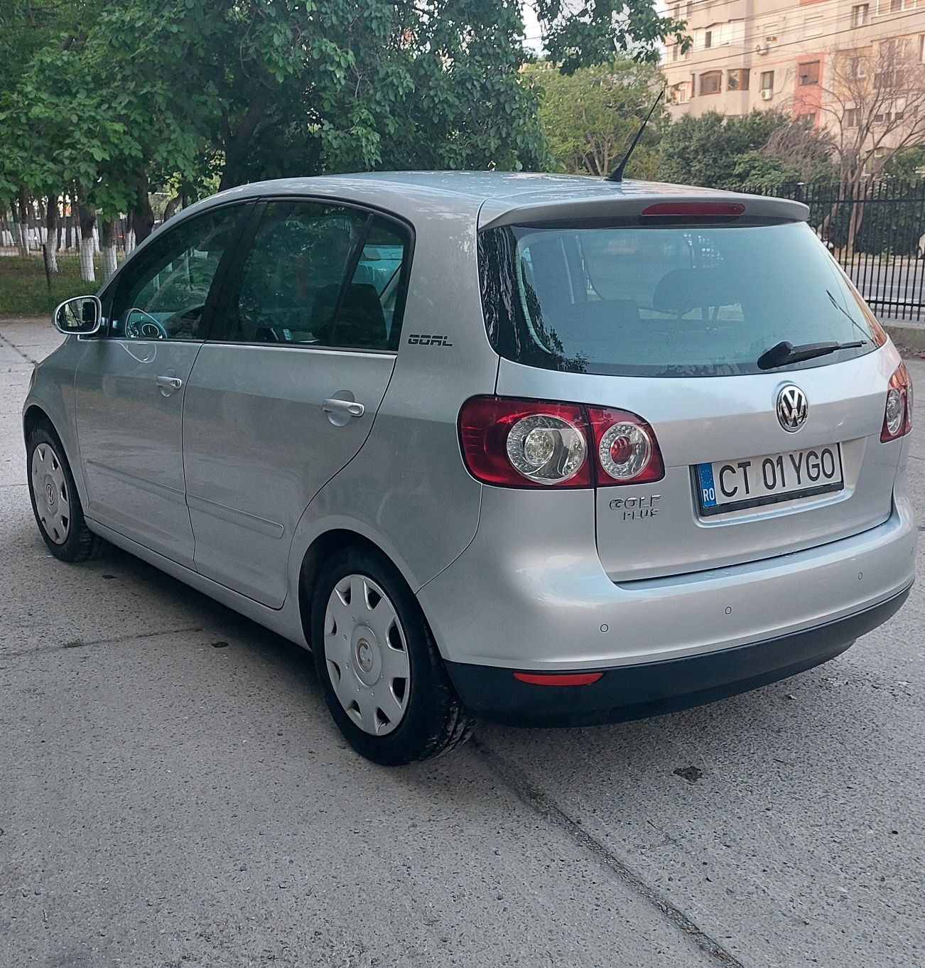 Propietar Vând Golf 5 Plus