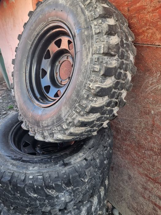 Vand cauciuc + jante OFF ROAD  4×4  M+S . 50 %  folosit. Made In Spain