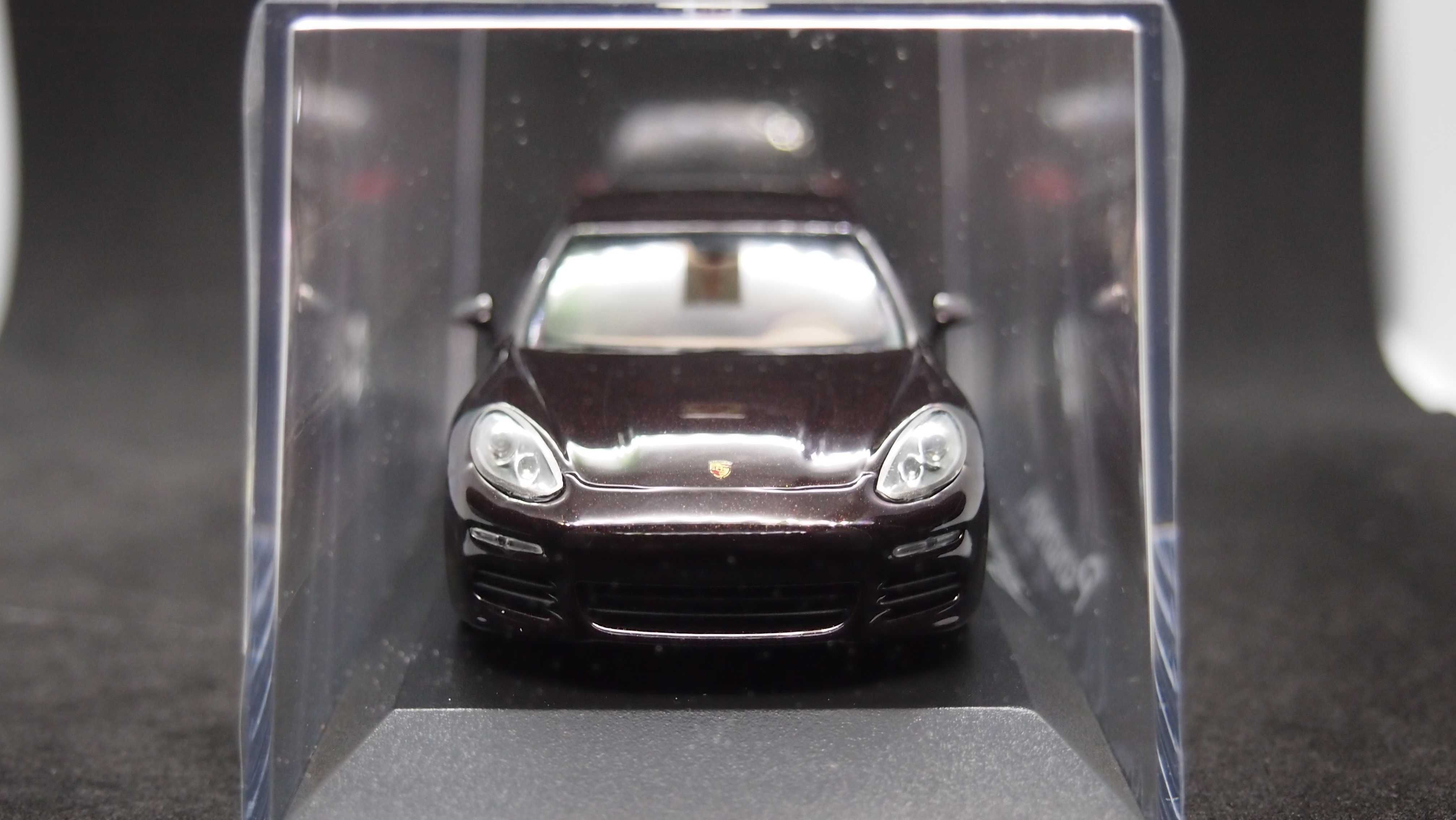 Macheta Porsche Panamera Minichamps 1:43