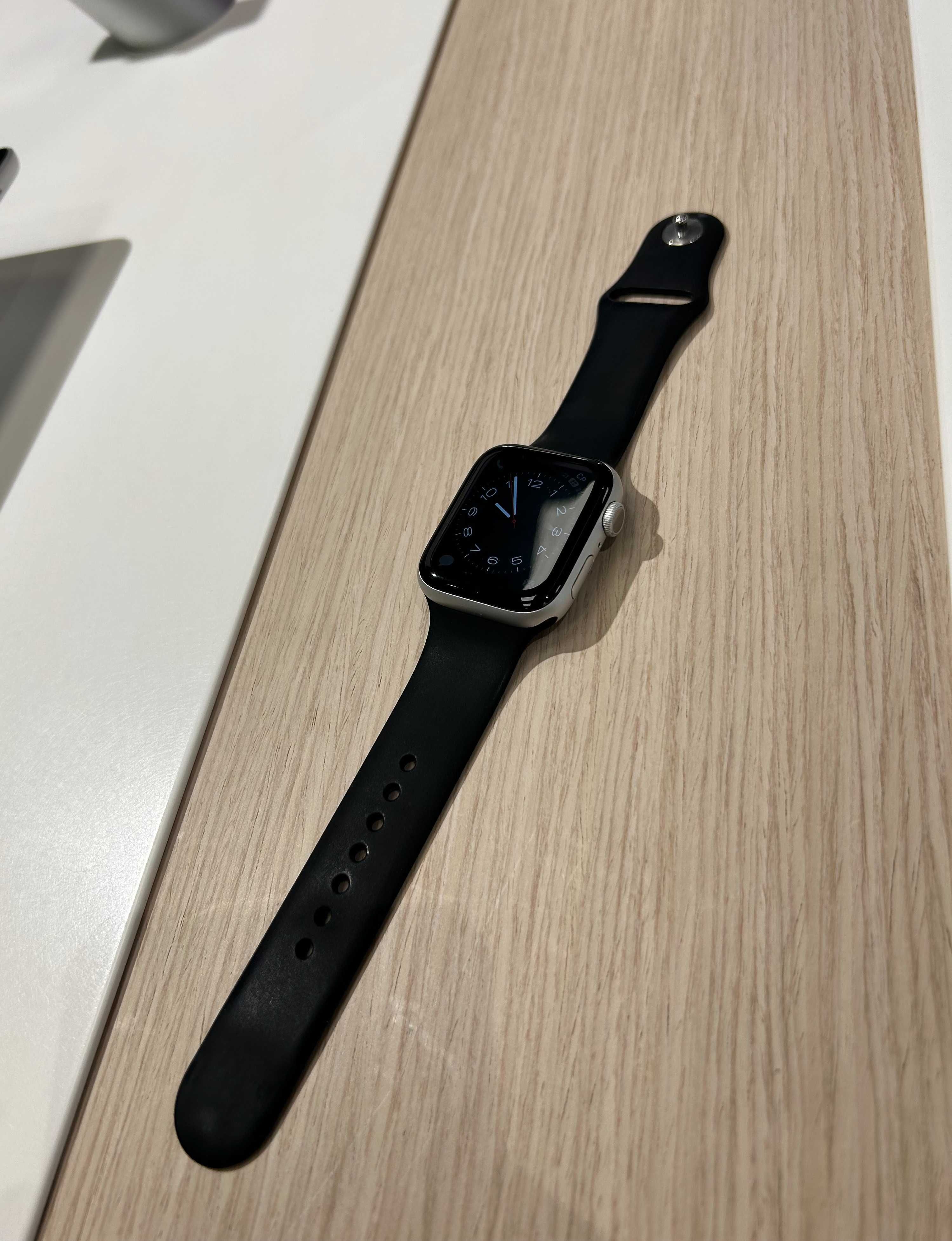 Часы Apple Watch 6 (44 mm, Silver, оригинал)