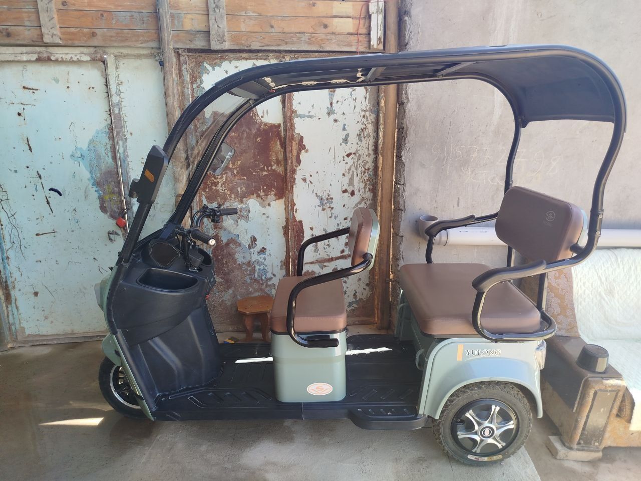 Elektro trisikl arzon sotiladi