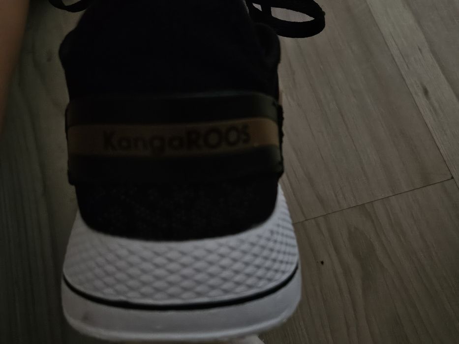 Aadidasi (pantofi sport) nr 37 Kangoroos