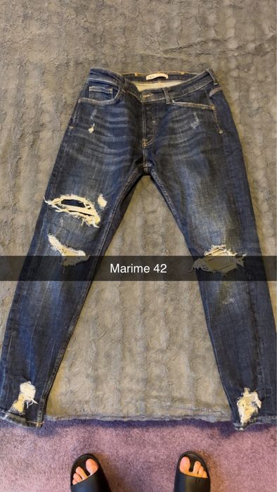 Vand blugi Zara colectia noua