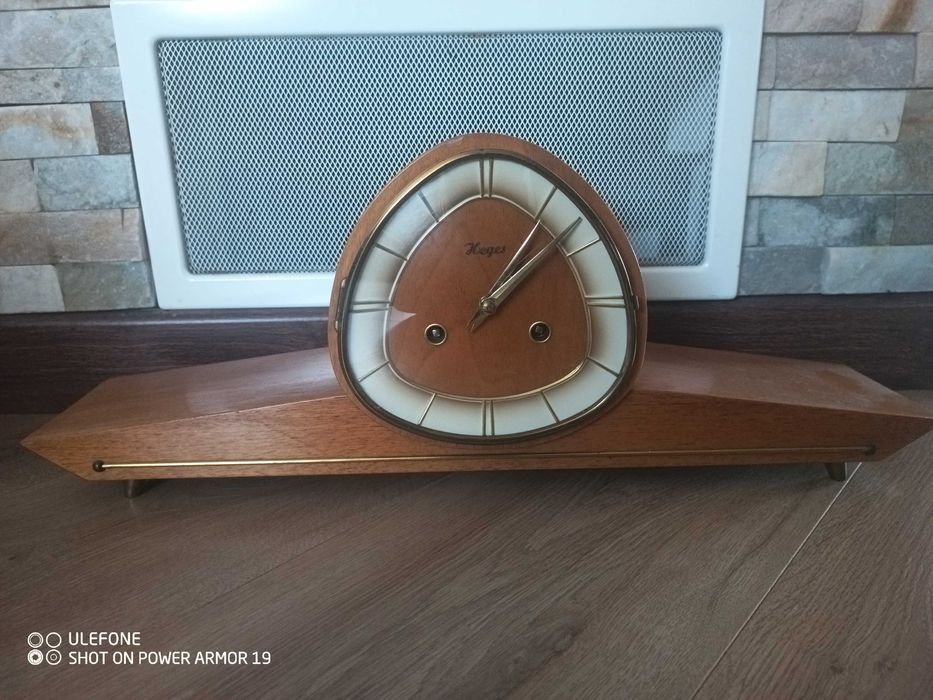 Ceas cu pendul mecanic de semineu