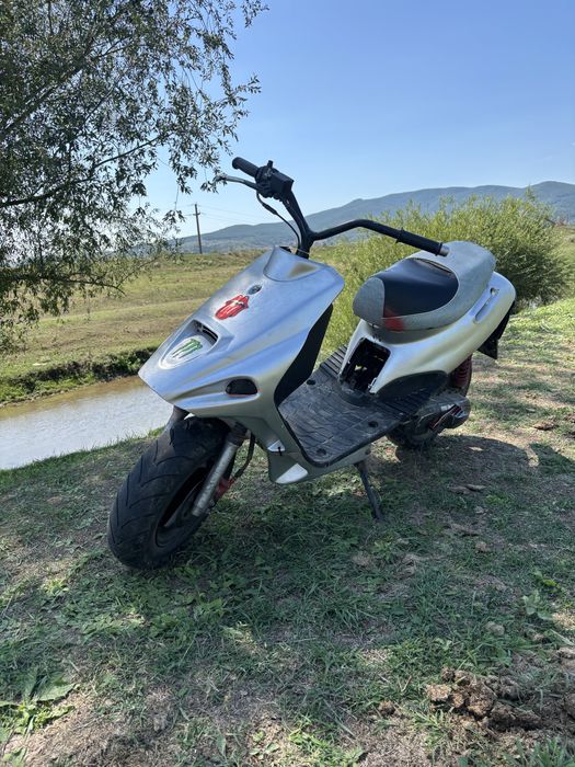 Vand 2 scutere 49cc