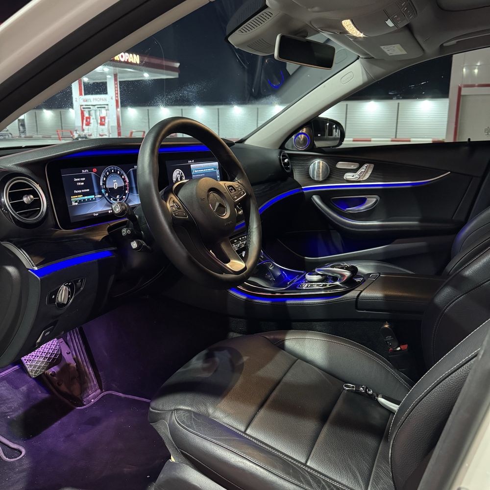 Mercedes W 213 e 200