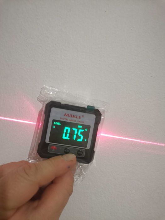Nivela boloboc, cumpănă cu laser