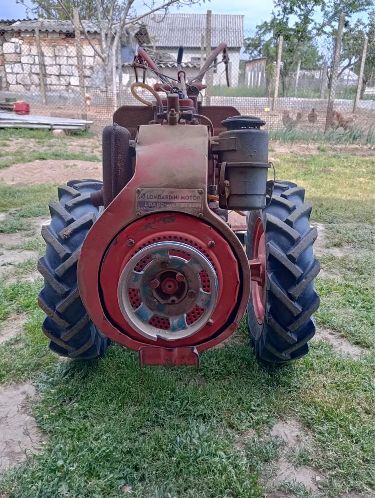 Vând motocultor cu motor LOMBARDINI