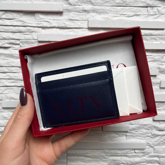 Valentino Garavani картхолдър - нов с кутия и документи