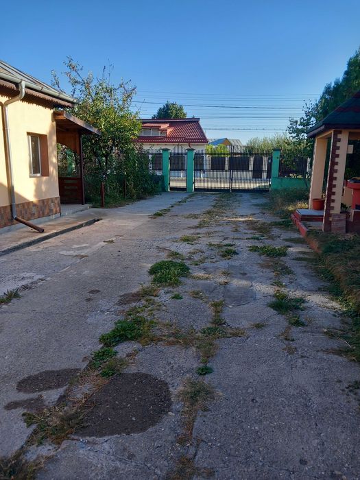 Casa la curte Vacaresti Dambovita