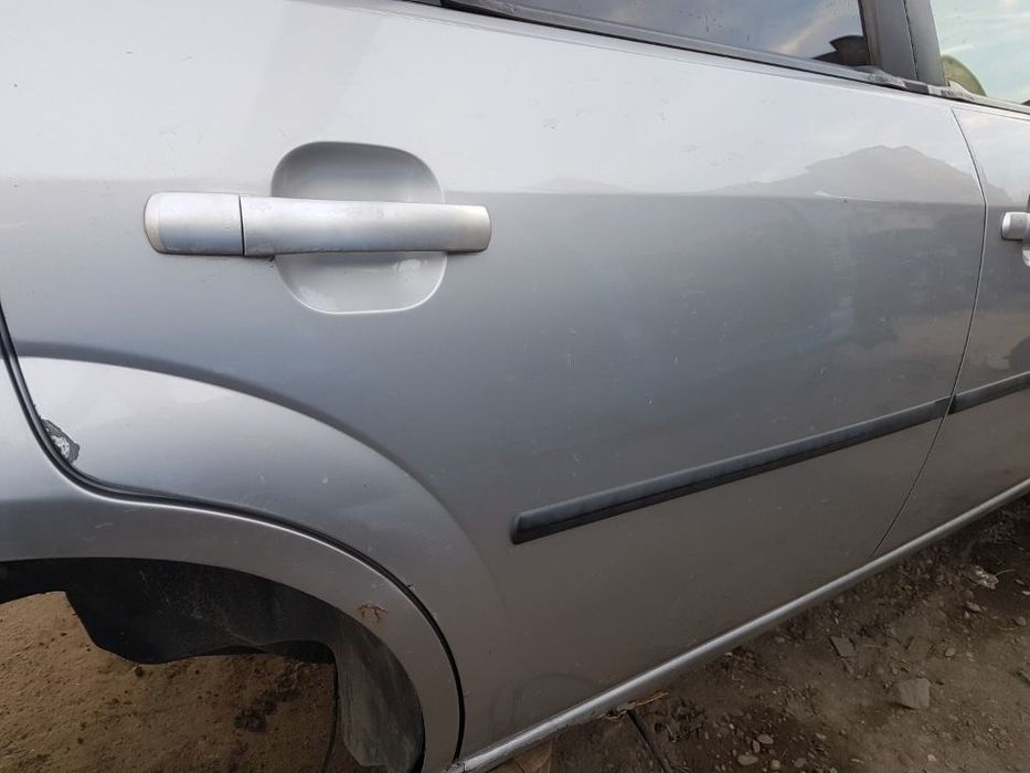 Usa / Portiera Dreapta Spate Ford Mondeo mk 3 Break 2000 - 2007