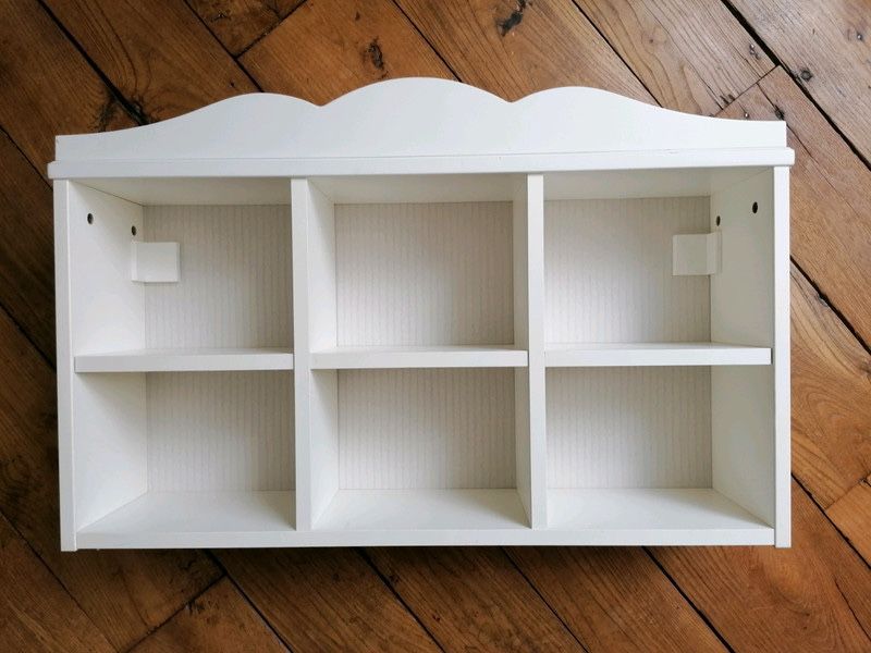 Vand doua corpuri suspendate ikea