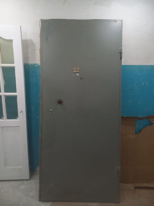 Продам железный входной дверь