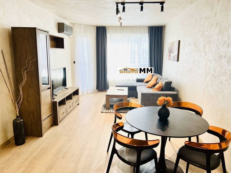 Дава се под наем Тристаен апартамент в Пловдив, Остромила - 90 кв.м за 561 € - Снимка #1