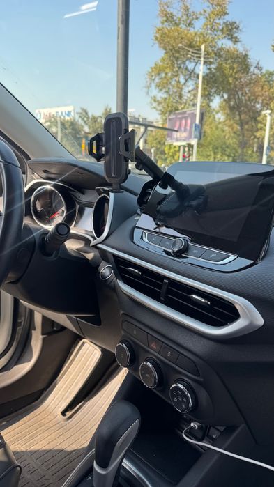 Oq treker sotiladi srochna