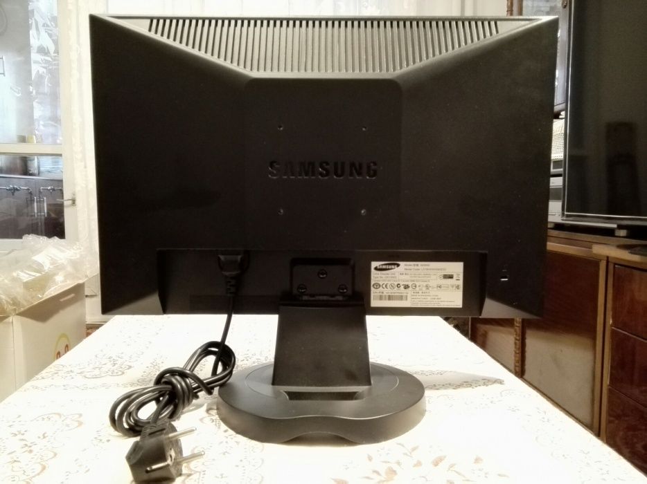 Monitor LCD SAMSUNG 19 inch.