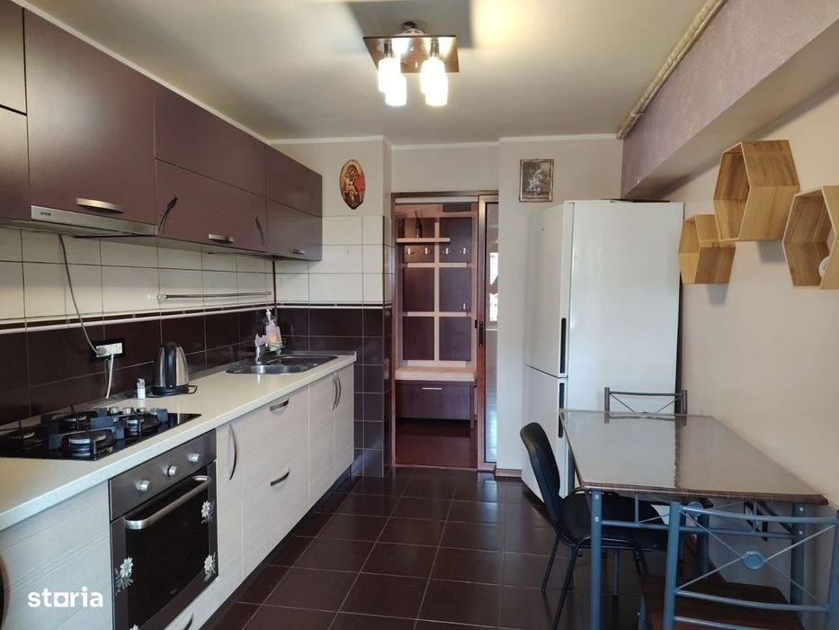 Inchiriez apartament  camere Tiglina 1.