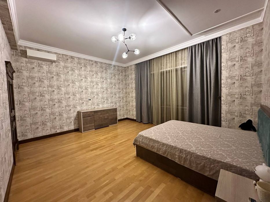 Дом продаётся 16-соток. Мирзо Улугбек район Центр Луначарского.