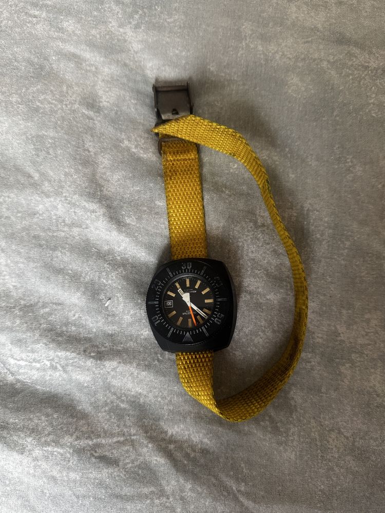 Часовник Aquastar Glasstar