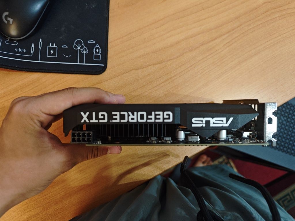 однокулерная Asus gtx 1660 ti
