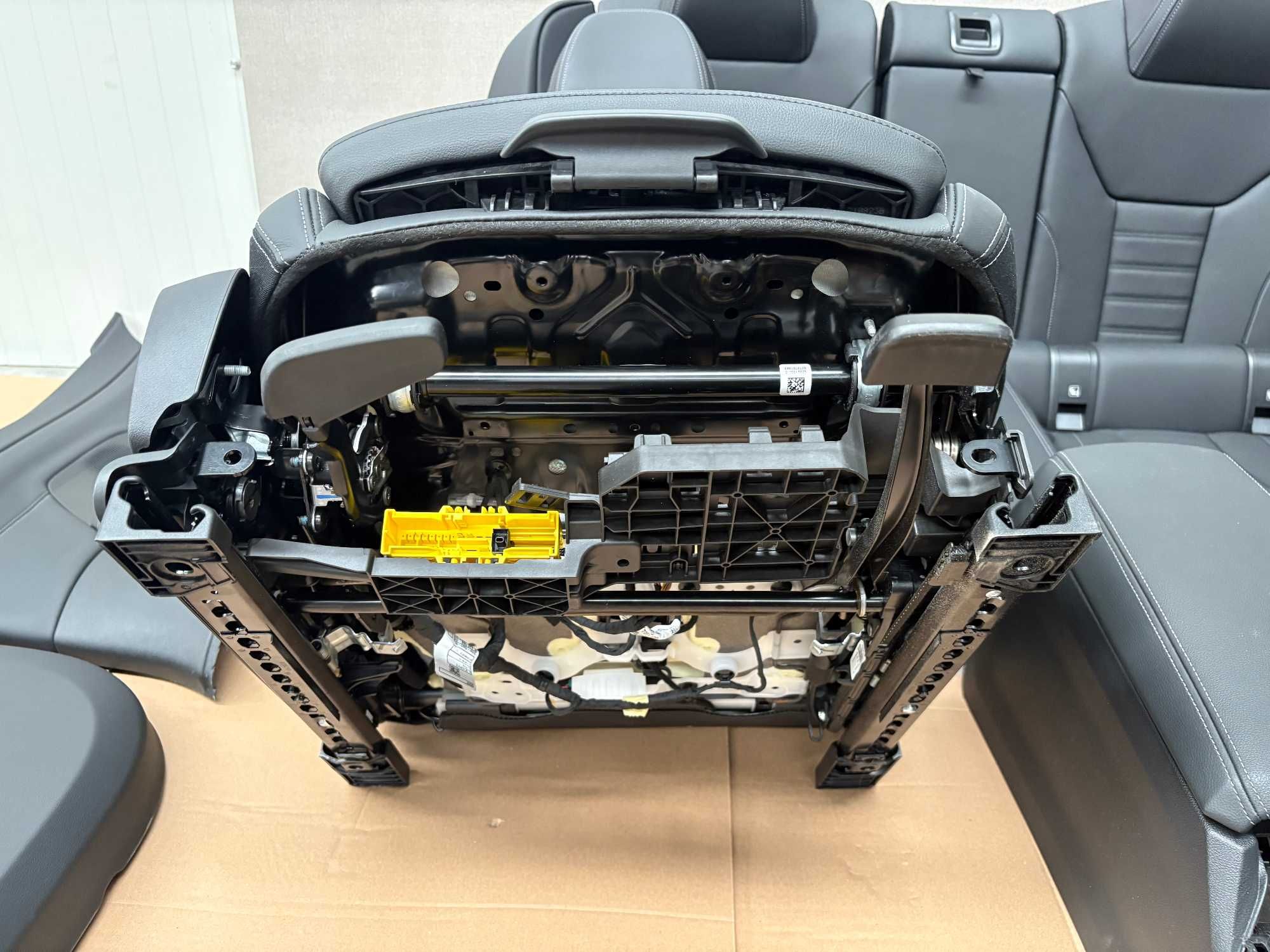 Салон БМВ Г22 BMW G22