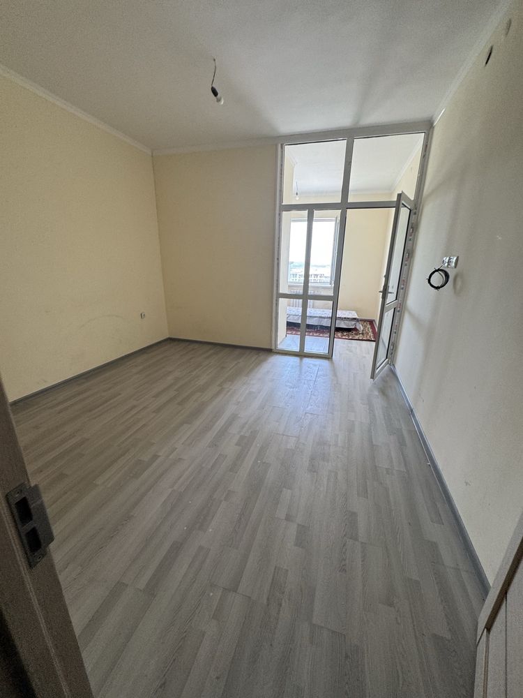54 kv 2 xonalik Qorasuvda 25-etajlik dom 18-etaj naxtga sotiladi