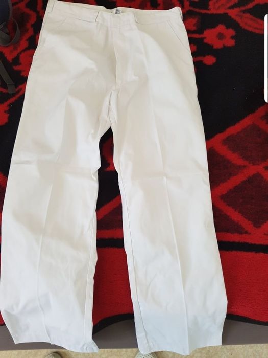 Pantaloni medicali albi marime L NOI