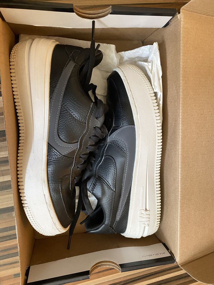 Nike Air Force 1  37.5