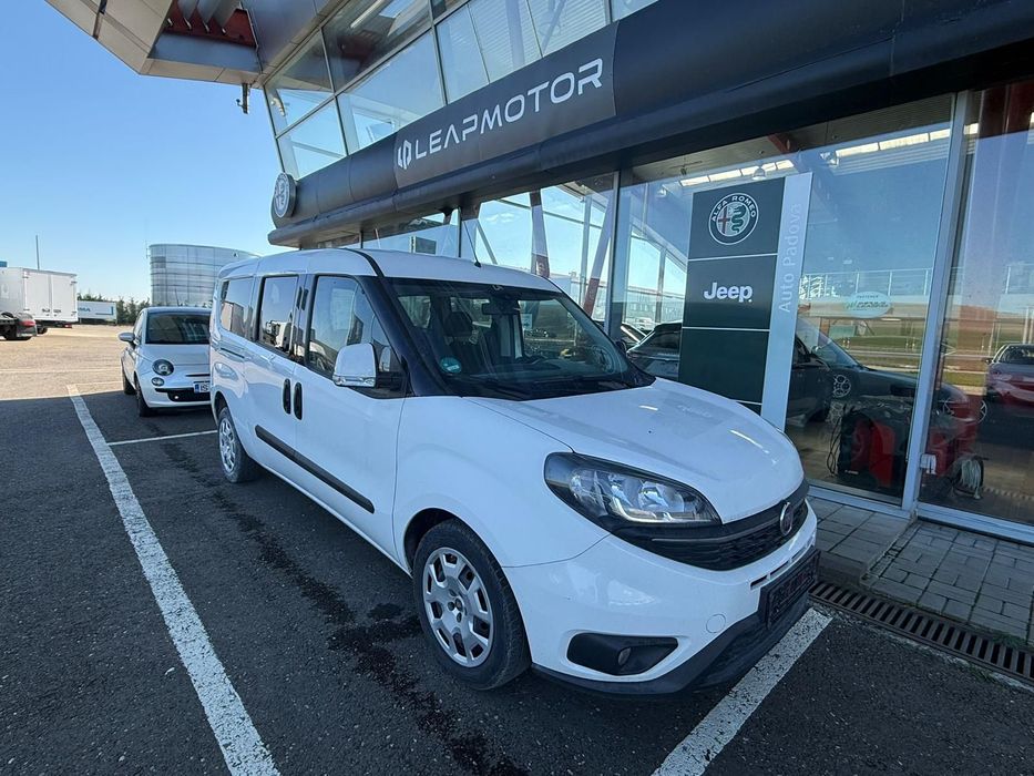 Fiat DOBLO Combi OCAZIE: Autoutilitara cu 5 locuri