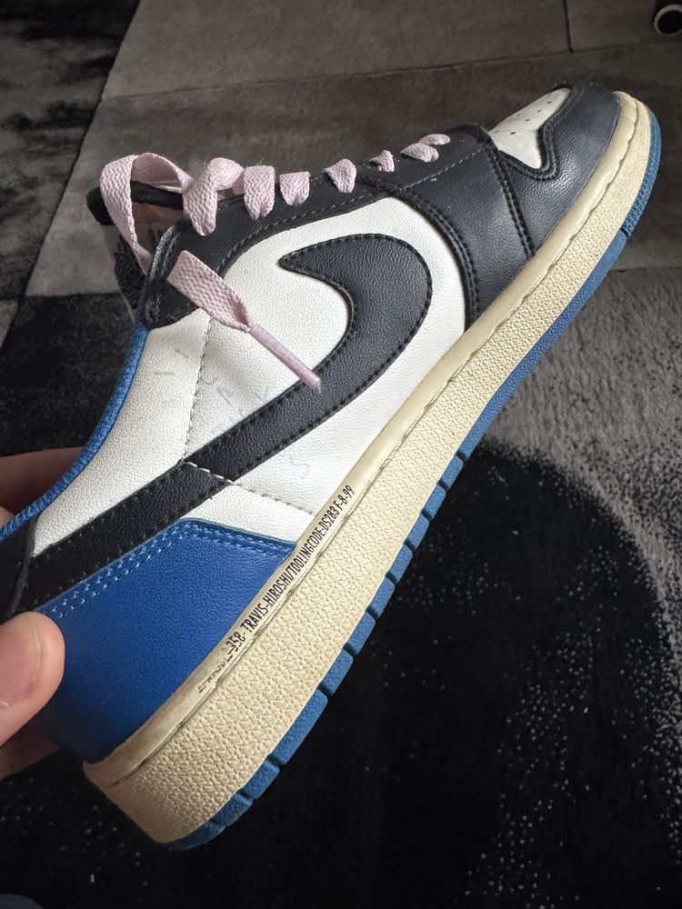 Jordan 1 Travis Scott Fragment