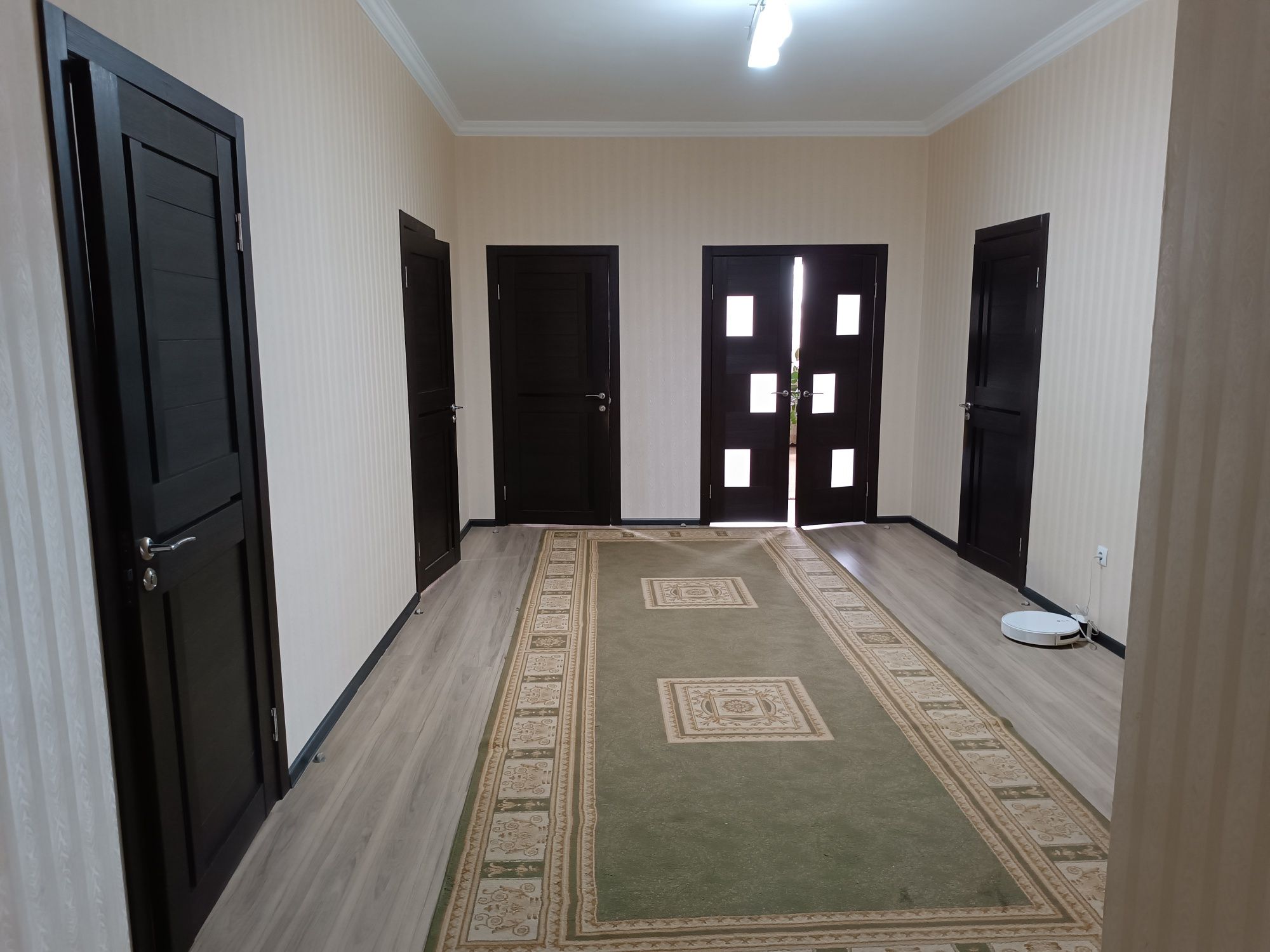 Продам дом 4 комнаты, 142кв.м и хозпостройки 122кв.м. г. Косшы
