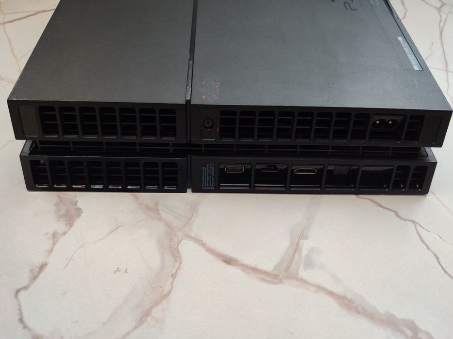 Плеистеишн 4,использованный,работает .