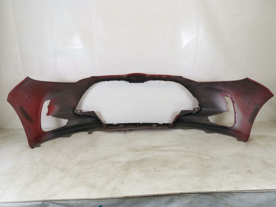 Предна броня Тойота Ярис / Toyota Yaris XP210 Оригинална, в добро съст